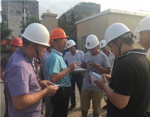 房總集團開展“送法律進工地、送關愛惠民工”活動